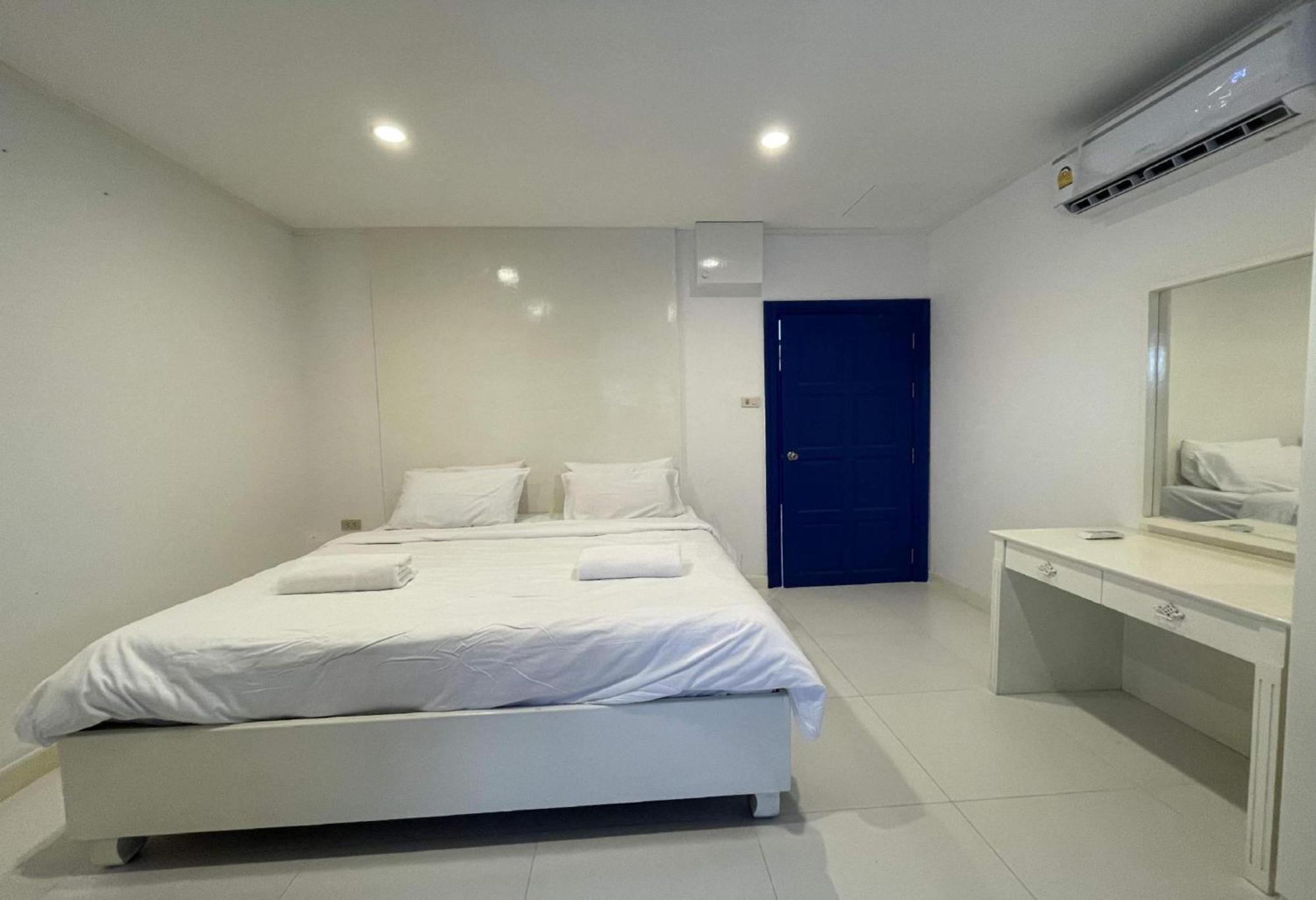 Collection O To The Sea Resort Thailand На Джомтьен Экстерьер фото